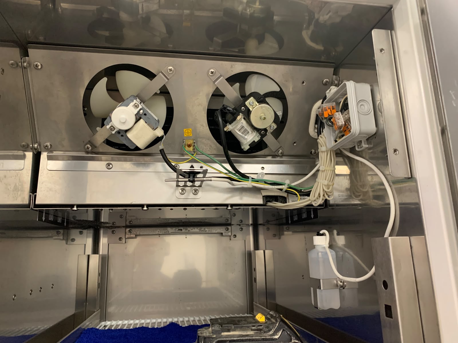 Componentes internos de un sistema de refrigeración